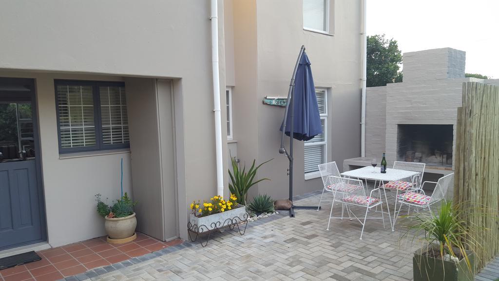 Strandloper Apartments Hermanus Kültér fotó