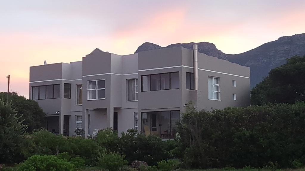 Strandloper Apartments Hermanus Kültér fotó
