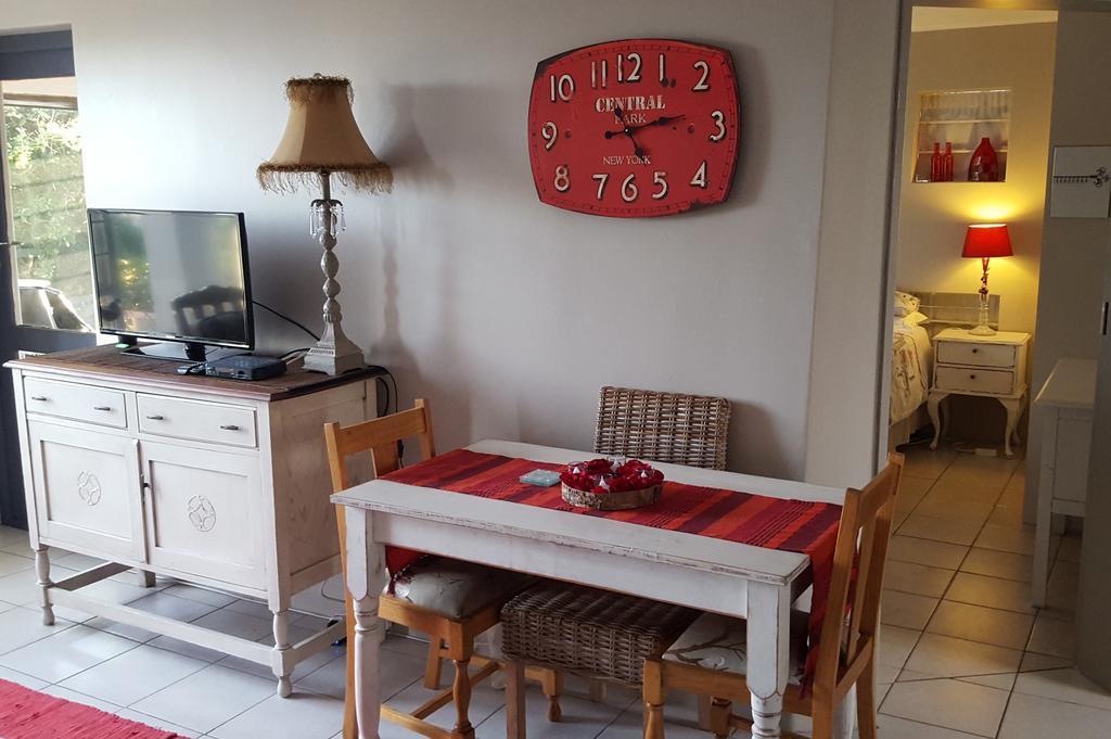 Strandloper Apartments Hermanus Kültér fotó