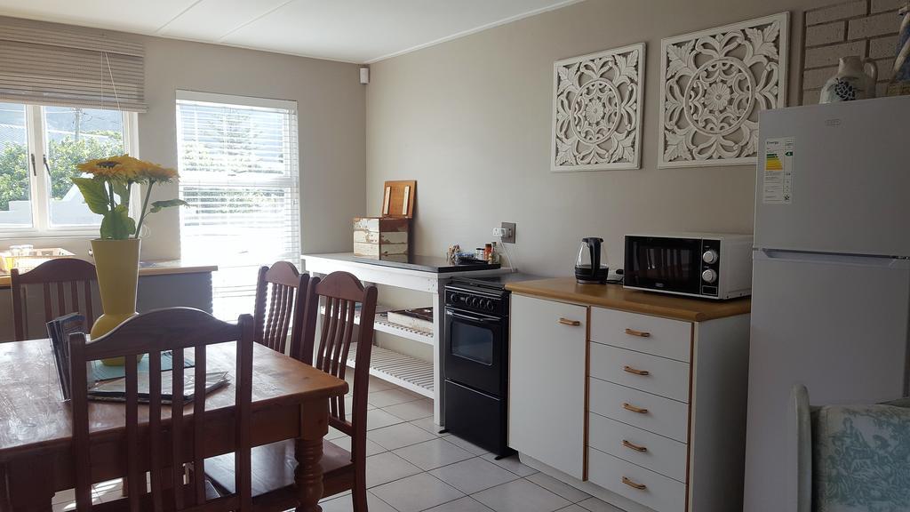 Strandloper Apartments Hermanus Kültér fotó