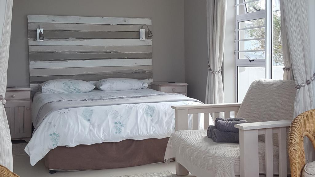Strandloper Apartments Hermanus Kültér fotó