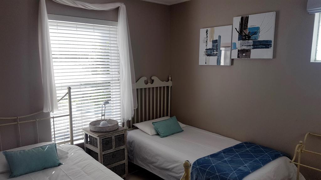 Strandloper Apartments Hermanus Kültér fotó