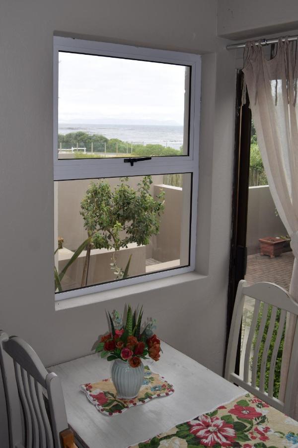 Strandloper Apartments Hermanus Kültér fotó
